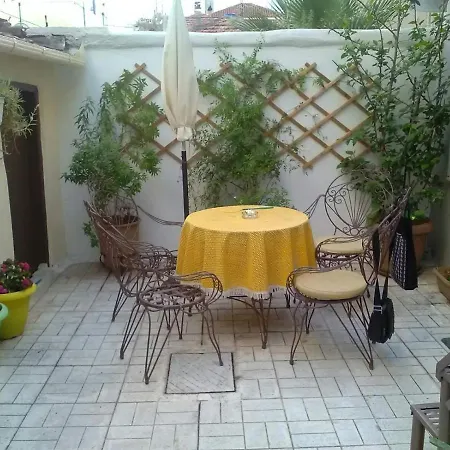 Agni's House Apartmán *